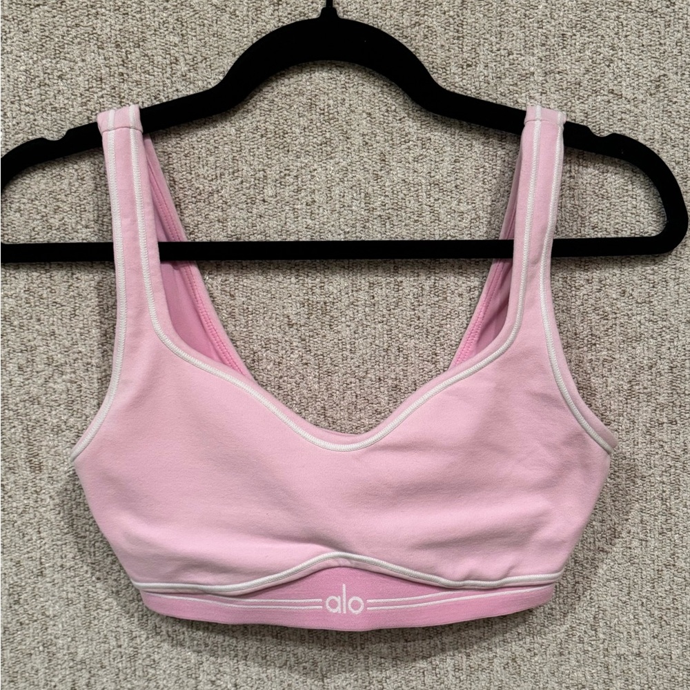 ALO Yoga Heart Throb Bra in the color Sweet Pink, size XS. Like new!